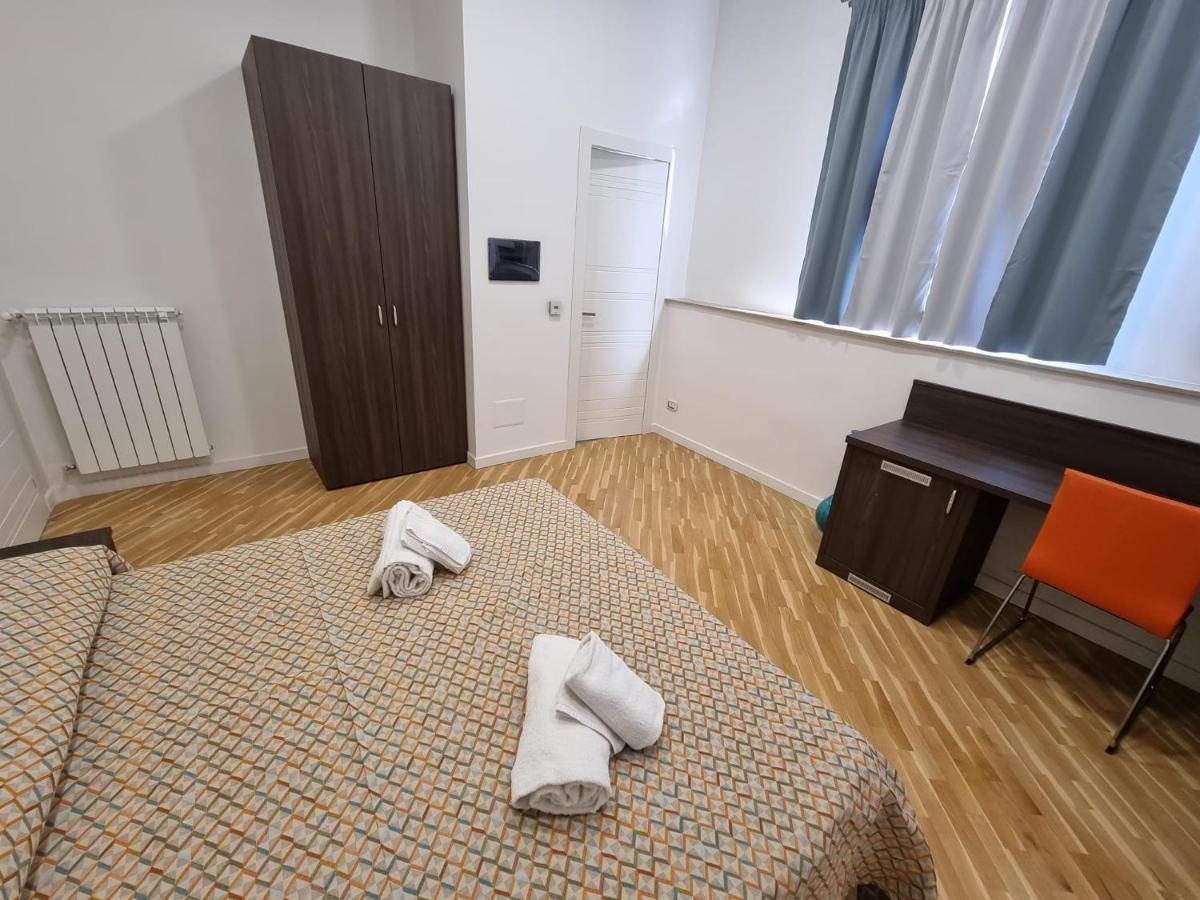 Barbaja In Street Toledo 205 Bed & Breakfast Napoli